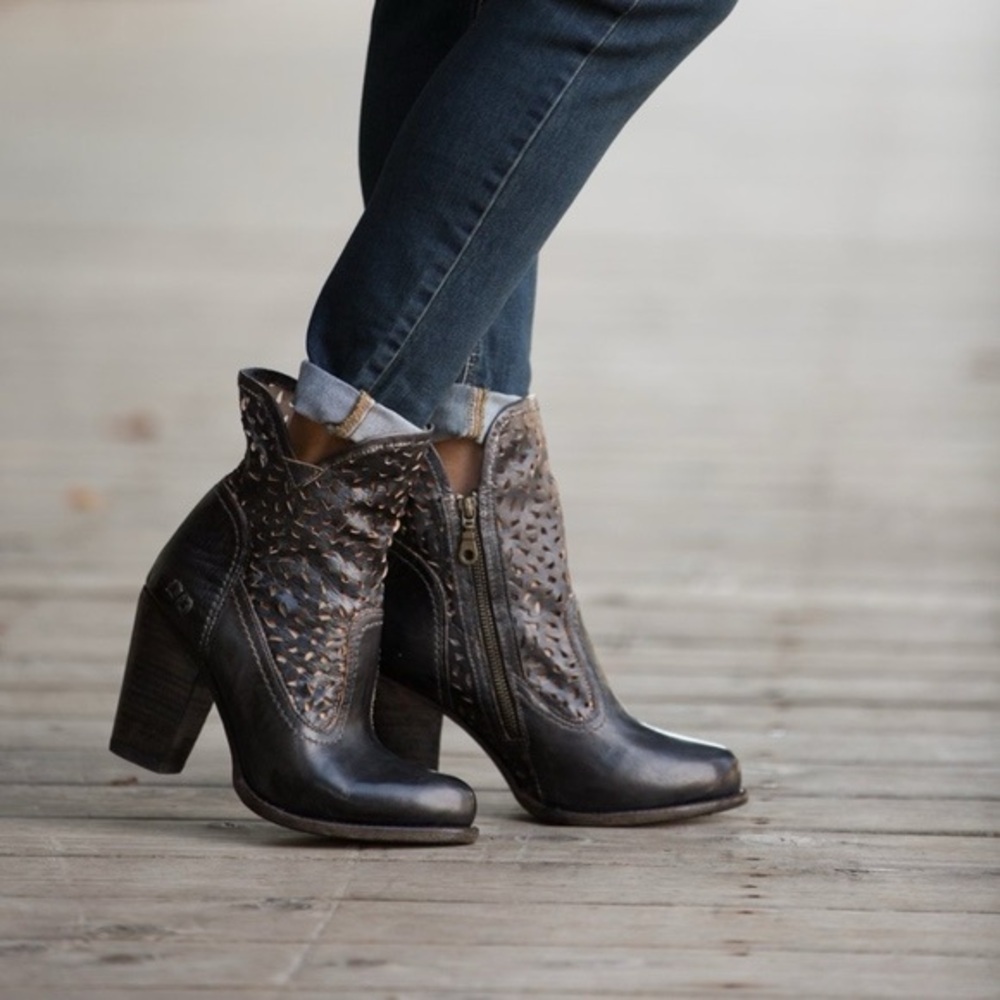 Bed Stu Irma Boots Women’s Graphite Leather Laser Cut Heeled Booties NWT Size 10